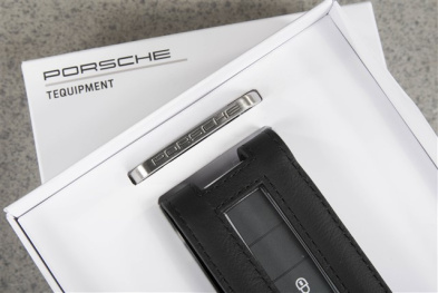 Porsche Classic Zestaw pielęgnacyjny z torbą (wzór krata szkocka, czerwona), do wszystkich modeli