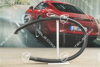 Convertible top compartment water drain hose
