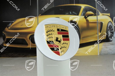 Center cap, concave, with coloured Porsche crest, Brilliant Chrome finish